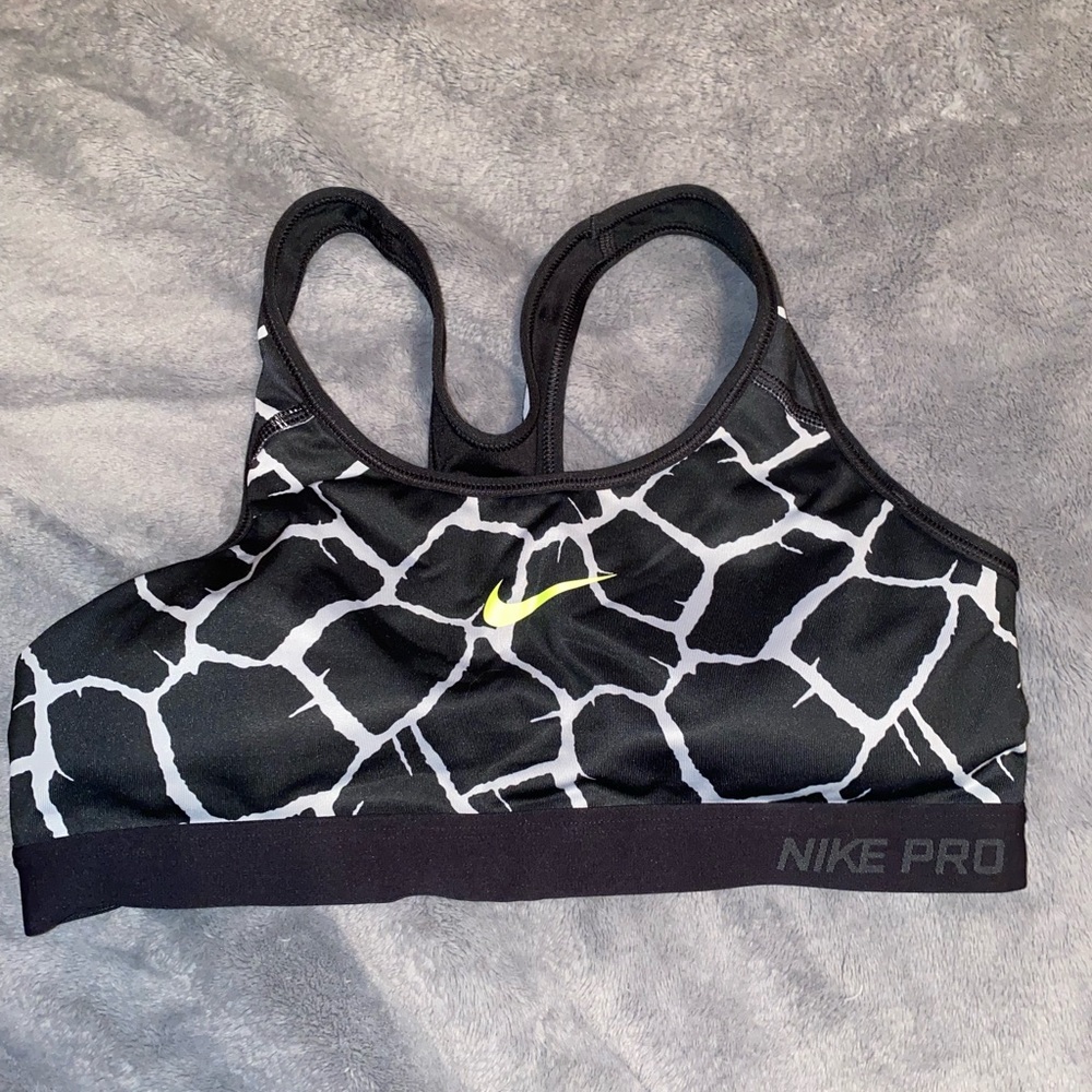 Nike pro